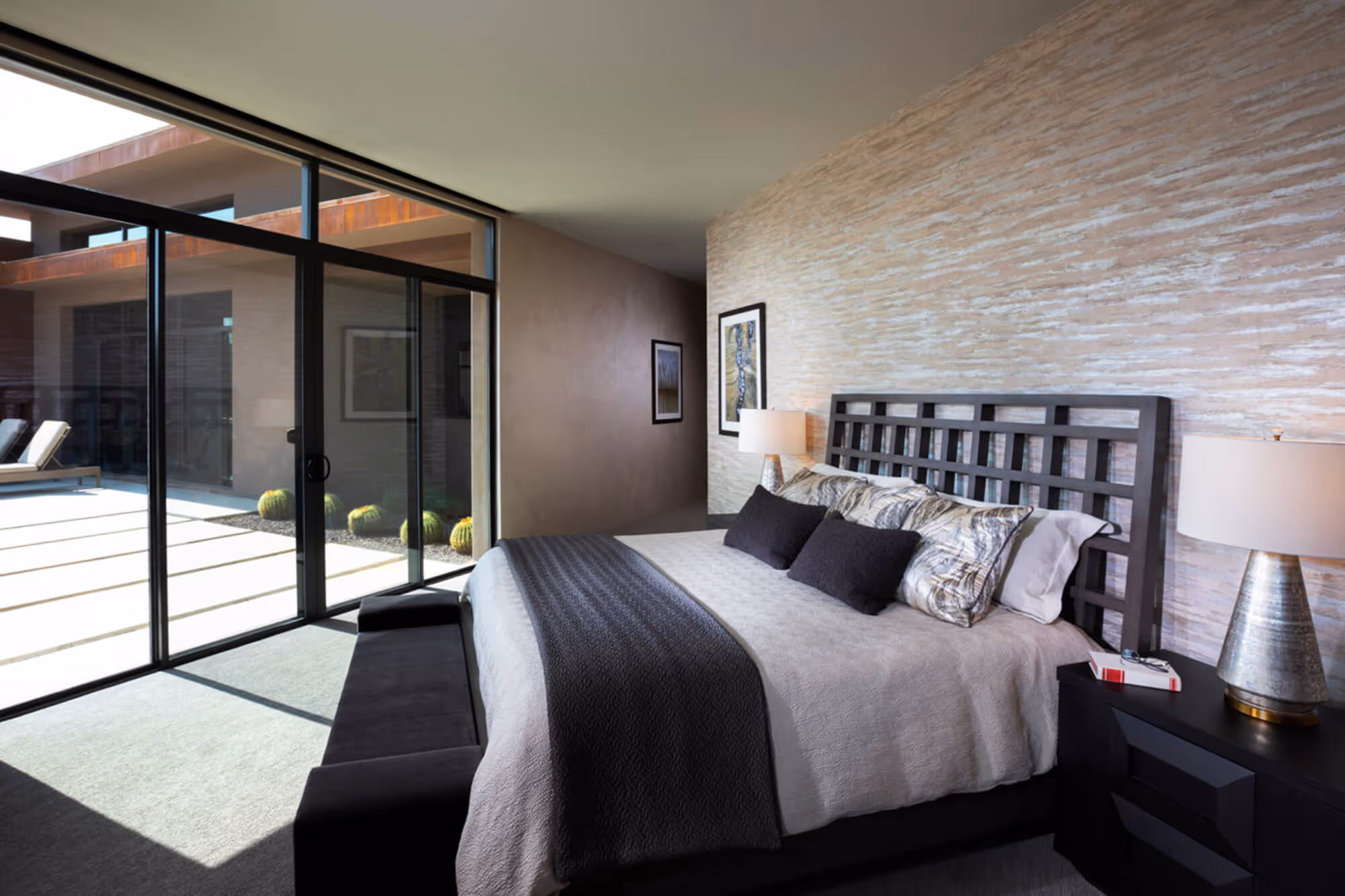 Modern bedroom main2 | Sesshu Design Associates