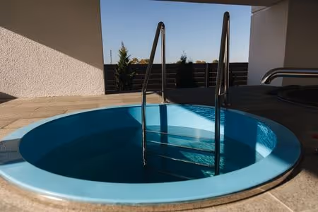 Cold-plunge pools