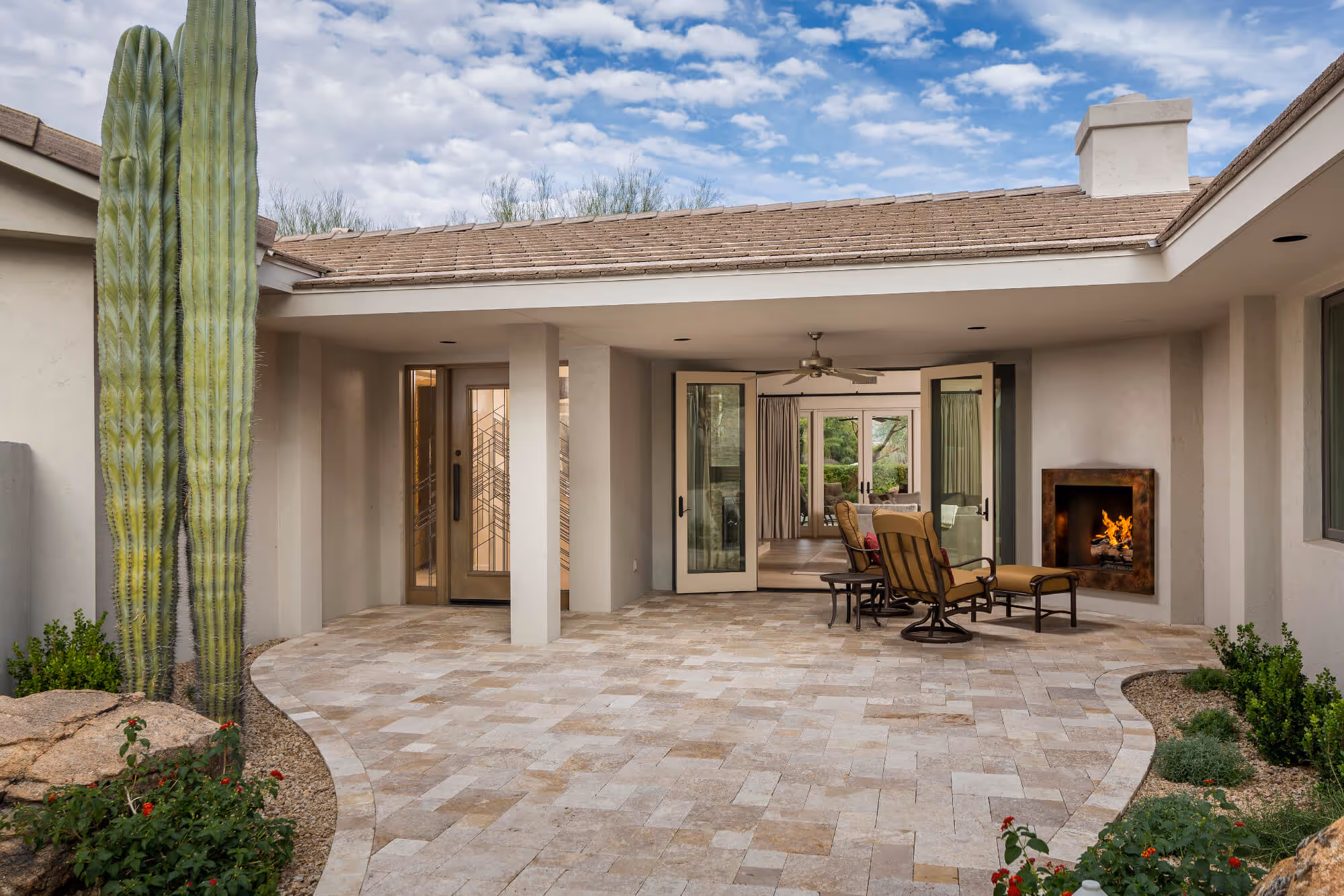 Modern outdoor fireplace | Sesshu Design Associates
